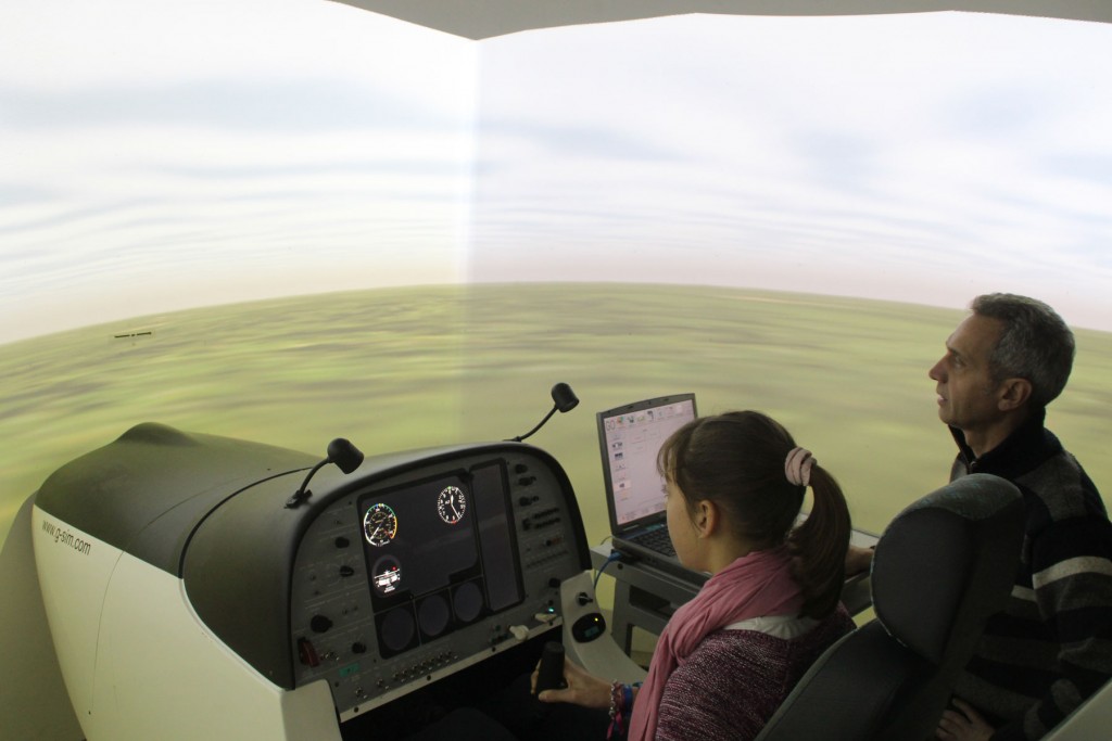 Apprentissage du pilotage sur simulateur de vol professionnel